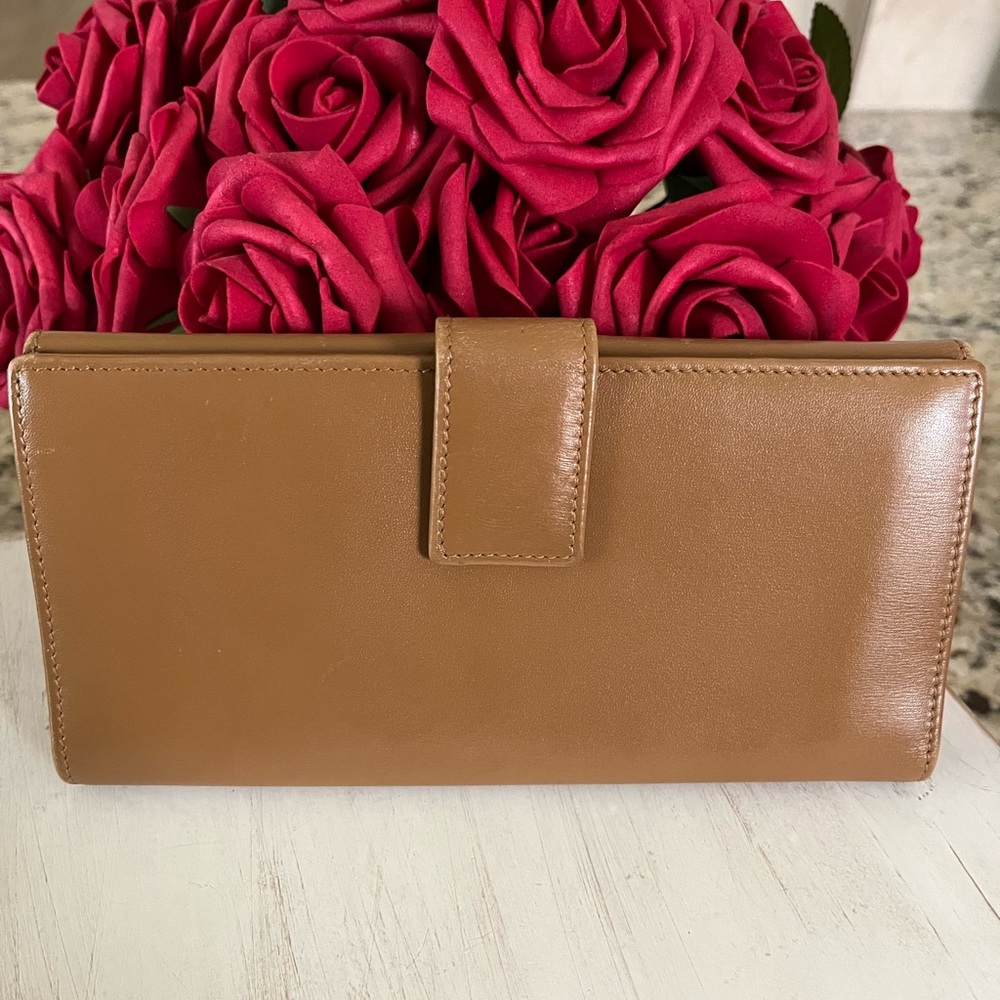 EUC Authentic Gucci Wallet w/ box & dust bag. - Picture 2 of 6